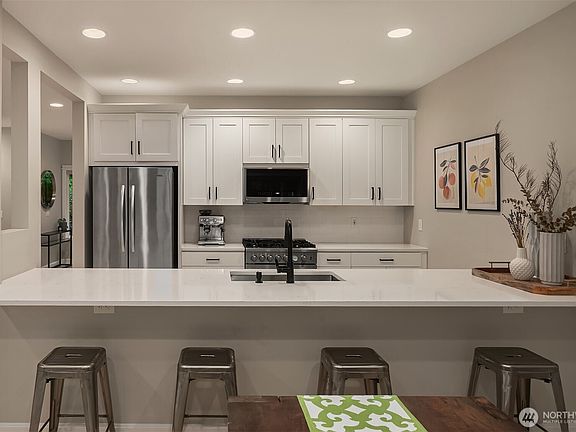 4th image of 10012 NE 37th Court