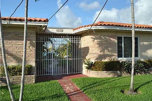 1st image of 2170 Bay Dr APT 18