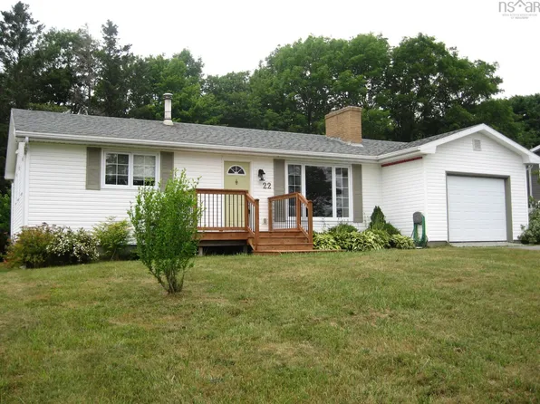 22 Barss St, Liverpool, NS B0T 1K0