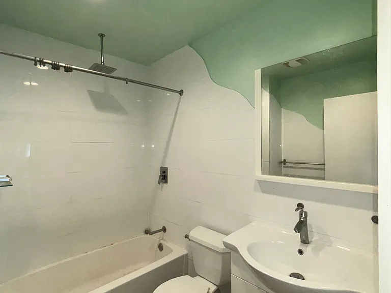249 S 49th St #209 — Photo 15