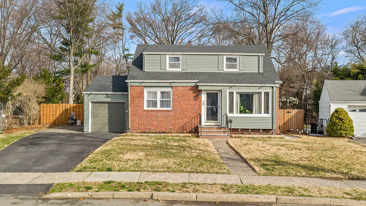 Building Photo - 44 Schlosser Dr