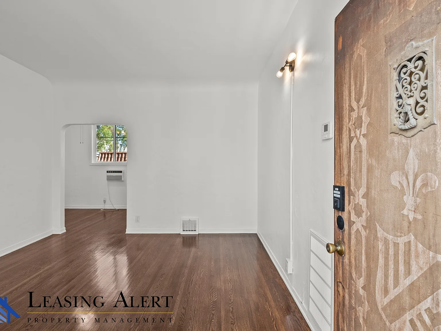 2 bed, 1.5 bath, 675 sqft, $3,000 — Photo 2