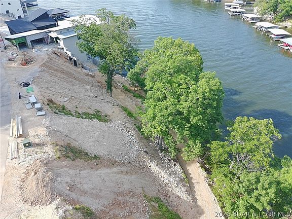 3rd image of 4 Redbud Rd