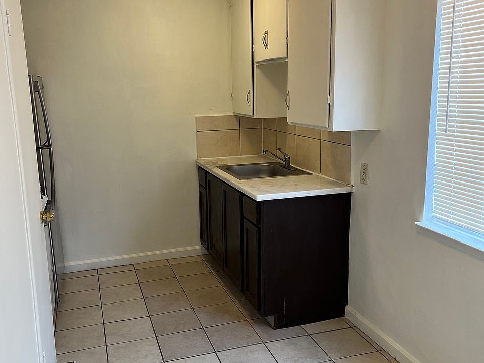 1st image of 476 S 7th St APT 6
