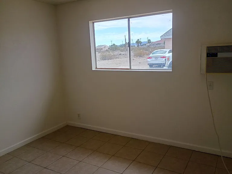 1932 Erin Dr. — Photo 3