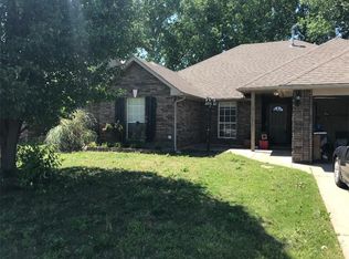 613 N Chisholm Trail Way, Mustang, OK 73064