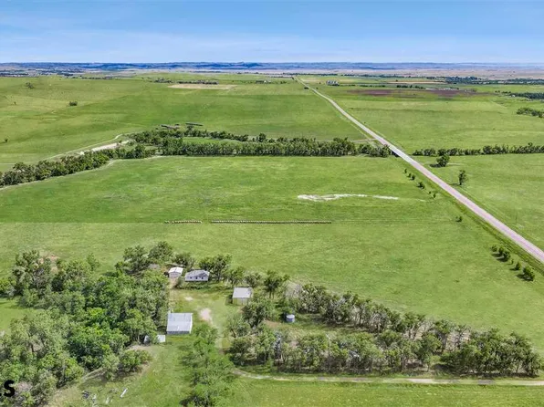 17496 Highway 385, Chadron, NE 69337