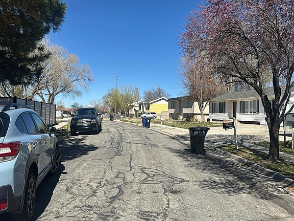 5th image of 10522 S Crocus St