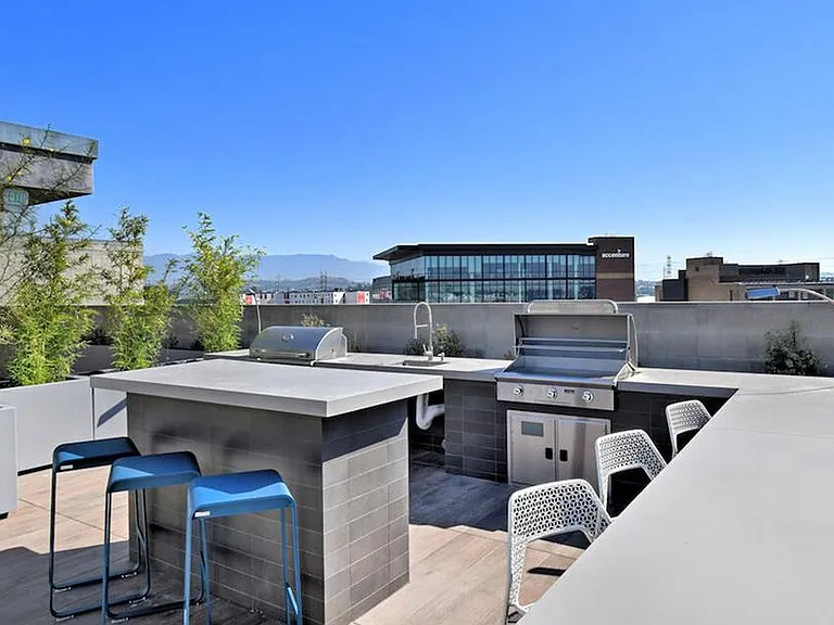 510 S Hewitt St #305 — Photo 17