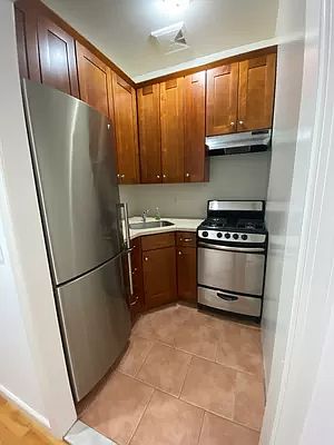 1st image of 228 4th Ave #4B