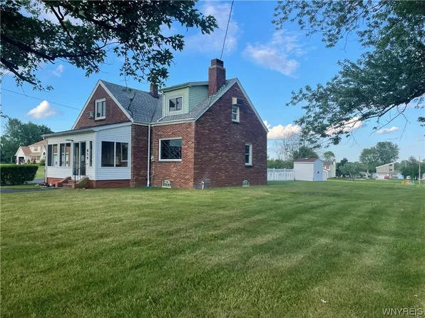 859 E River Rd, Grand Island, NY 14072