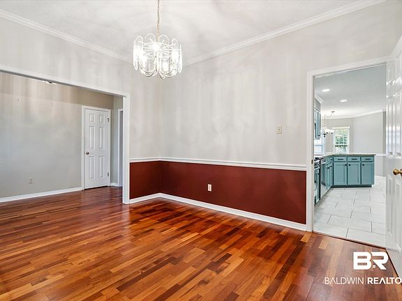 4th image of 3828 Saint Andrews Dr
