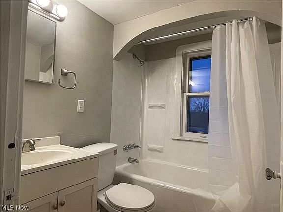 5th image of 1464 E 175th St