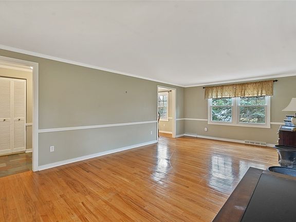 4th image of 1513 High Knolls Dr