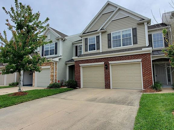 3rd image of 11057 Castlemain Cir E