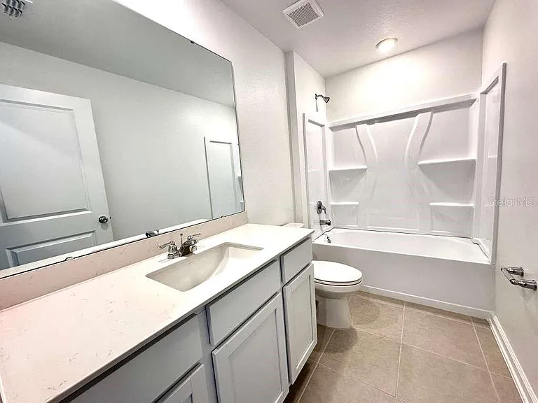 2102 Chris Dr — Photo 8