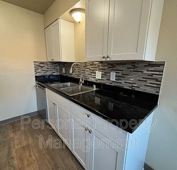 1002 NE 86th St — Photo 13