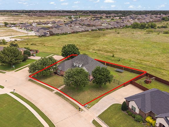 4th image of 2211 Nottaway Dr
