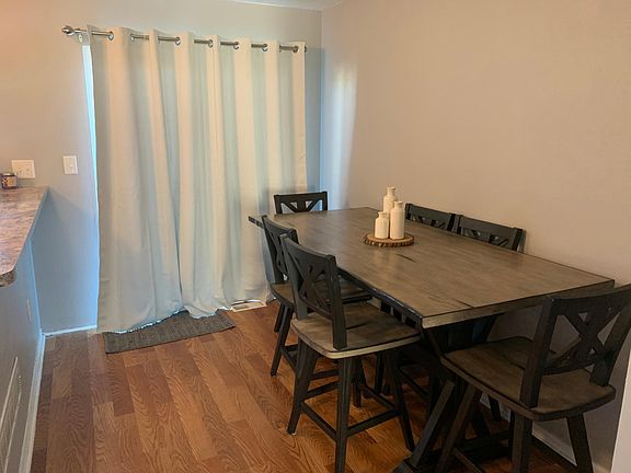 Dining room (NOW EMPTY)