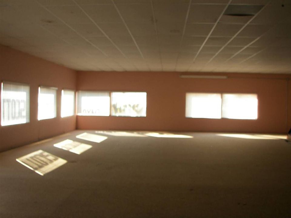 2nd image of 124 Edwards Ave