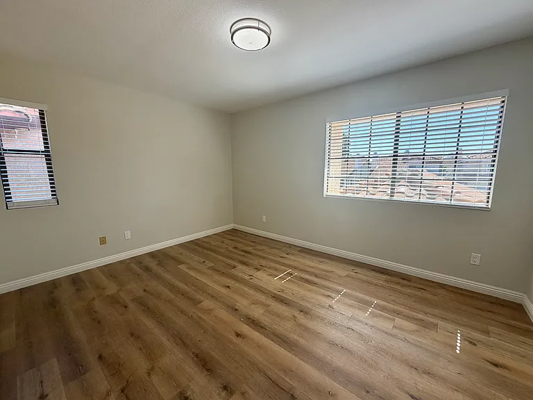 10725 Wallingford Rd — Photo 26