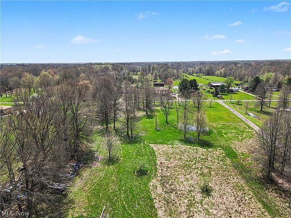 3rd image of 10537 Gilbert Rd