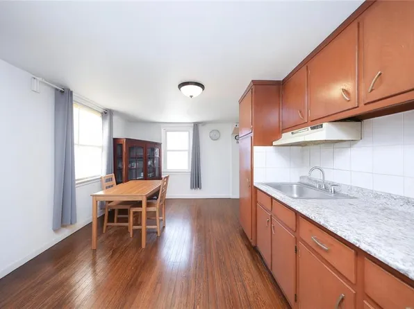 208 Saint Mary's Avenue image 33 of 47