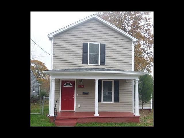 1st image of 127 N Fern Ave