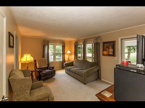 5th image of 2320 Amy Ave