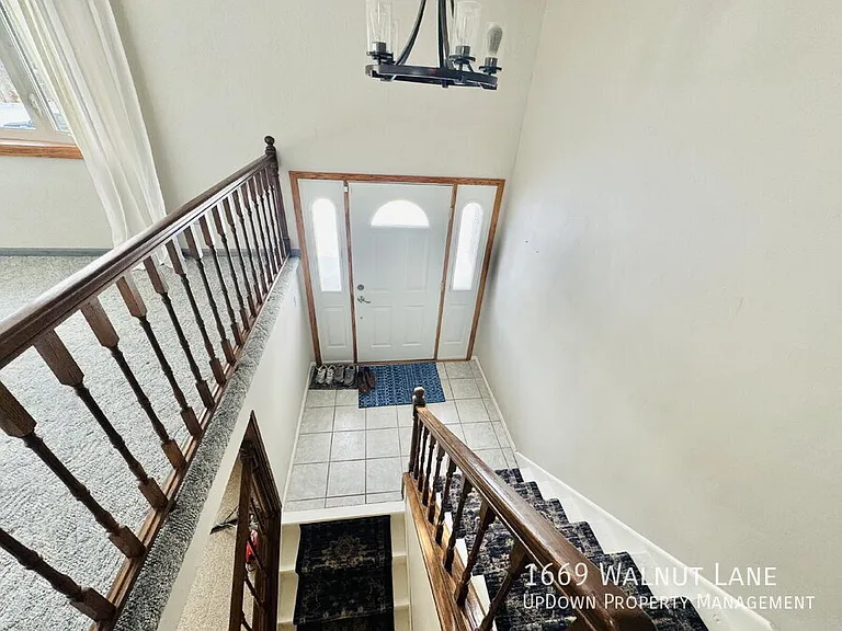 1669 Walnut Ln — Photo 8