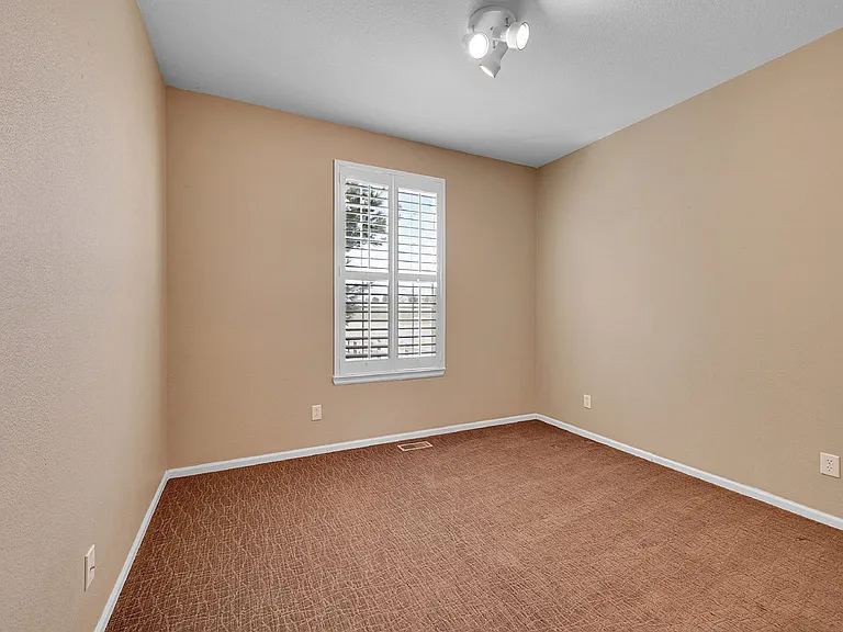 11637 Blackmoor St — Photo 15