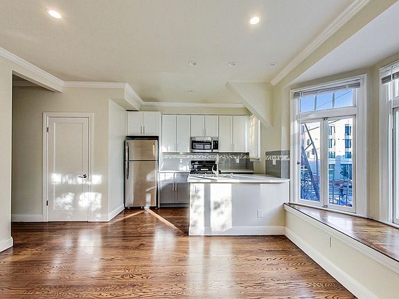 2nd image of 355 Laguna St #8a8wgzvgw