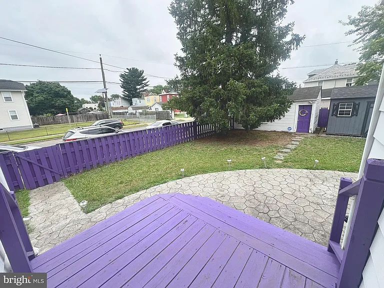 700 Schiller Ave — Photo 24