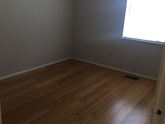 5th image of 4935 Oakwood Trl