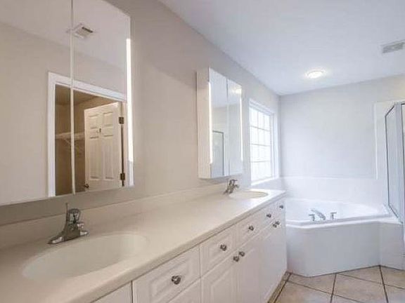 5th image of 2039 Sunny Dale Dr