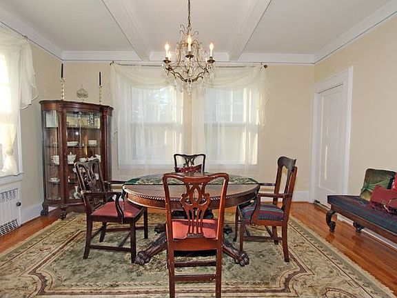 5th image of 339 Warwick Ave