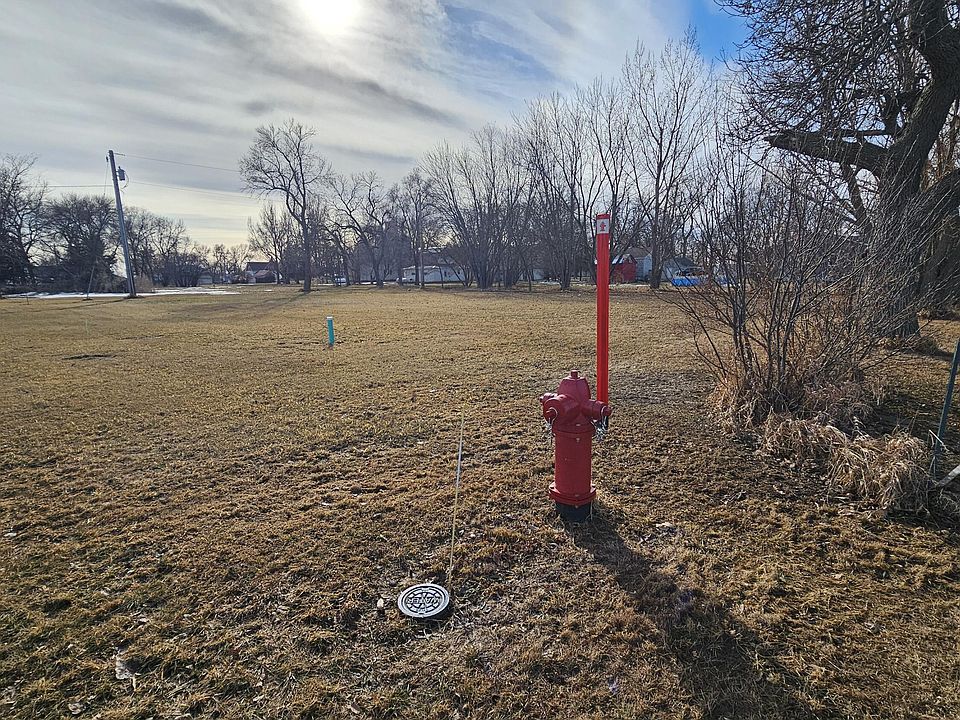 2nd image of 628 4th St