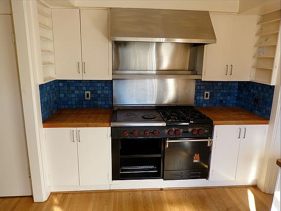 3rd image of 4780 Uvas St