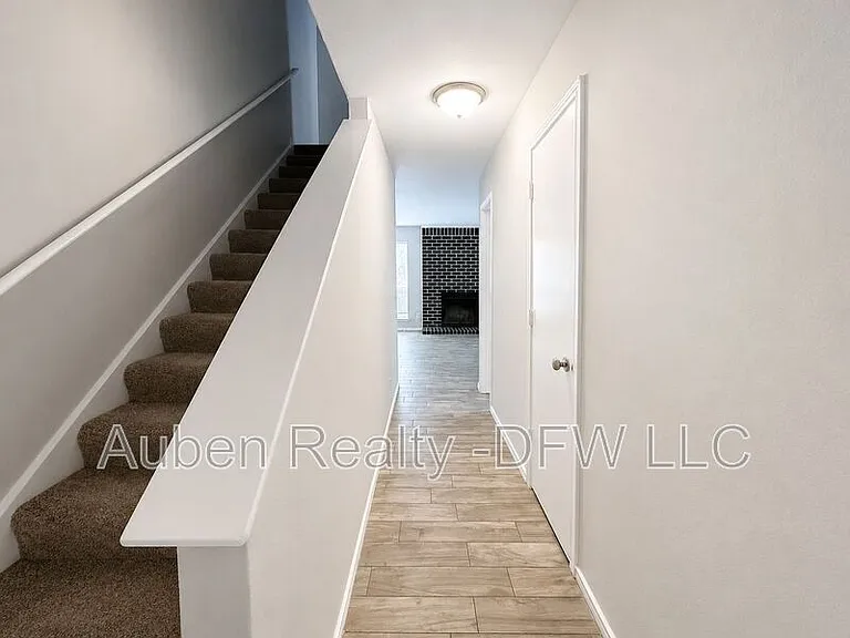 7716 Sable Ln — Photo 3