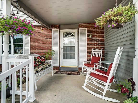 4th image of 1337 Silvertree Dr