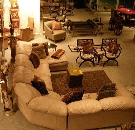 GREAT ROOM for entertaining : Seating for large groups or cozy Views of water and casinos from all s