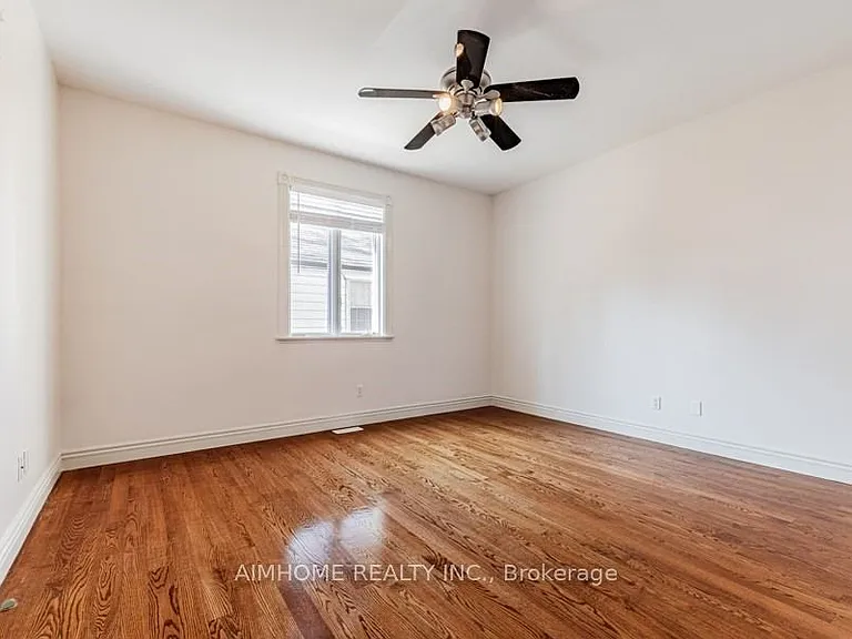 1081 Glencairn Ave — Photo 15