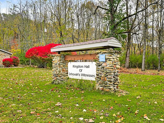 2nd image of 2123 Greasy Creek Rd