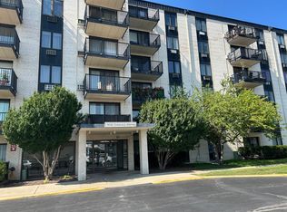 9128 Terrace Dr #1N, Niles, IL 60714