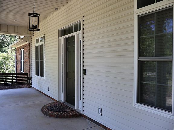 3rd image of 502 Deercreek Ave