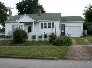 214 E 11th St, Metropolis, IL 62960