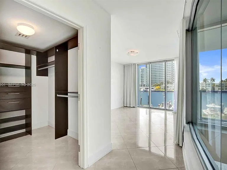 7928 East Dr #101 — Photo 11