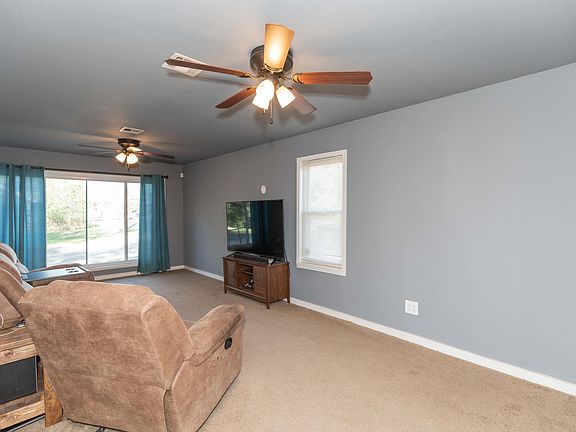 5th image of 4630 Rose Dr