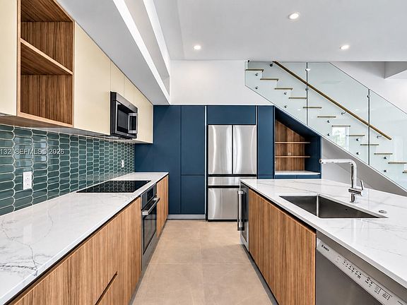 4th image of 2841 SW 38th Ct Unit B