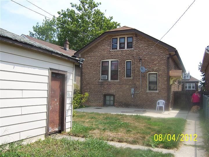 2nd image of 2436 Euclid Ave